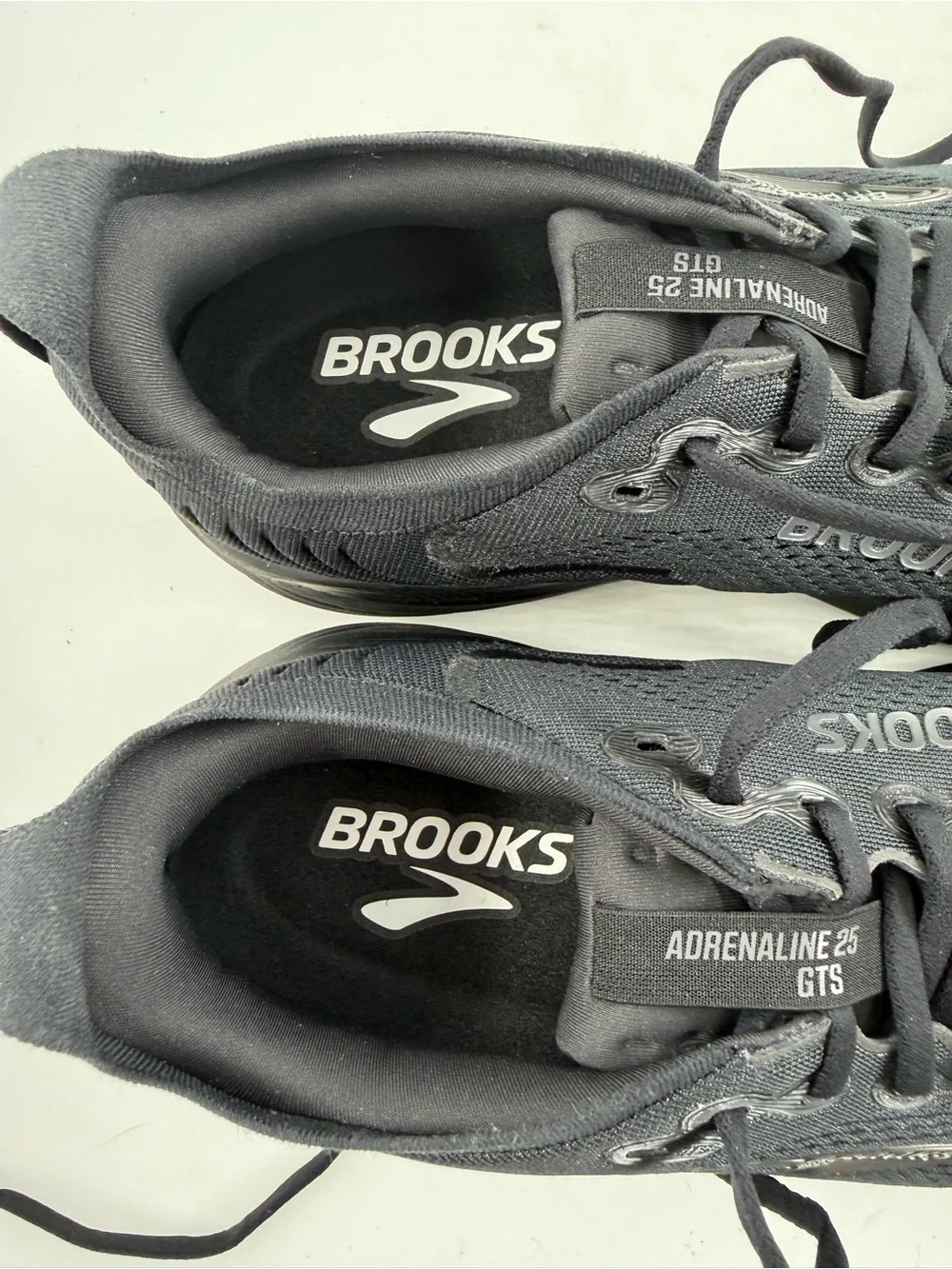 Brooks brand new